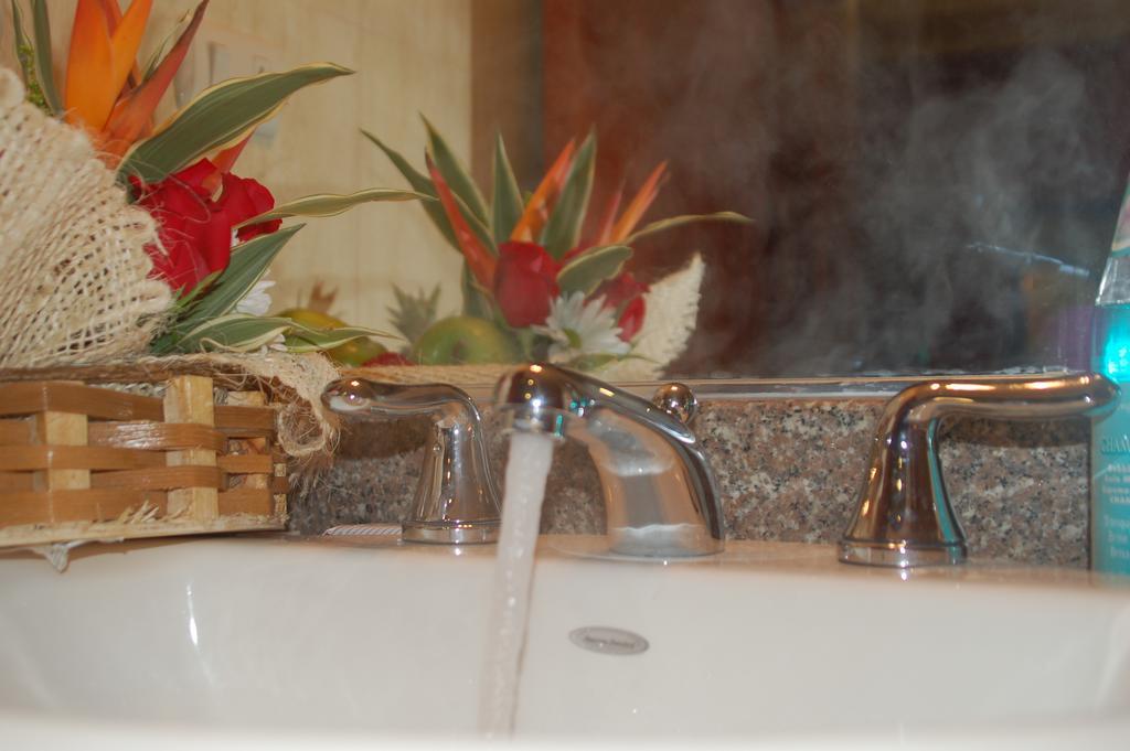 Hotel Maria Isabel Манта Екстериор снимка
